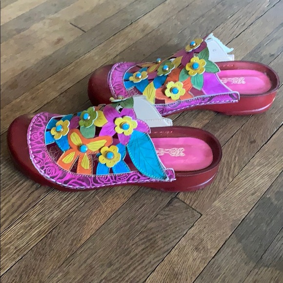 Fun, Flowered Slides - Picture 3 of 6